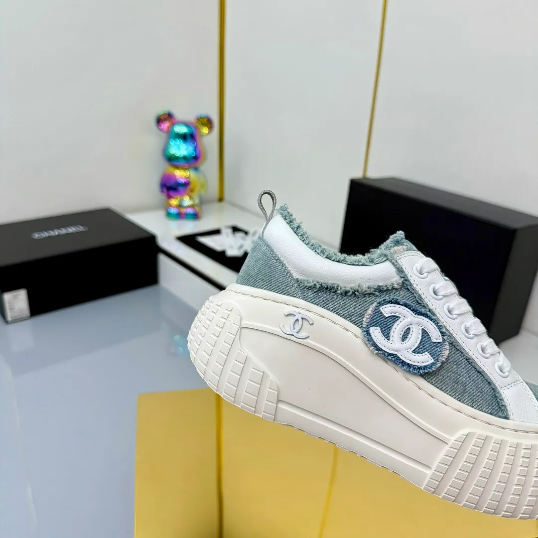 👟👟Ex-factory price 640👟👟 Chanel bread shoes ~ original calfskin panda shoes Chanel 25C latest hot style panda black and white sports shoes casual sneakers Xiaoxiang hot item classic black and white panda color coco girls must pay Fabric: original custom mixed sheepskin lining: original imported breathable mesh lining outsole: Original molded rubber + TPU combination Size: Women's 35-41 Buy now👉